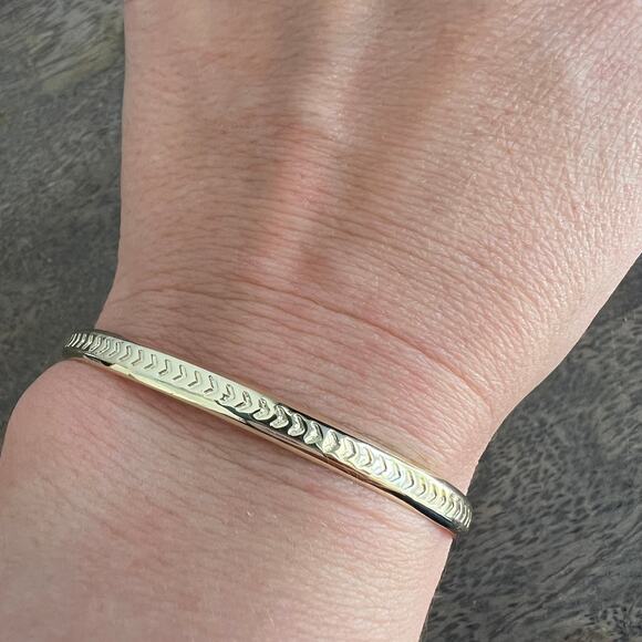 Chic and Elegant Gold Tone Cuff Bracelet with Turquoise Detail - Picture 7 of 7